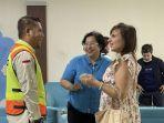 EGM-Bandara-H-AS-Hanandjoeddin-Khaerul-Assidiqi-menyambut-kedatangan-para-tamu-delegasi.jpg