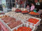Penjual-memajang-berbagai-komoditi-bumbu-dapur-di-Pasar-Air-Itam-Pangkalpinang.jpg