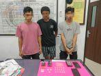 Tiga-tersangka-pengedar-sabu-yang-dibekuk-Satresnarkoba-Polres-Bangka-Jumat-13.jpg