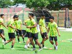 Tim-PS-Beltim-saat-berlatih-dalam-debut-perdananya-tampil-sebagai.jpg