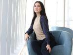 artis-peran-luna-maya-berpose-saat-promo-film-sabrina.jpg
