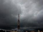 awan-hitam-di-langit-pangkalpinang.jpg