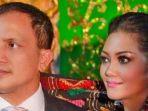 bella-saphira-dan-suaminya-jenderal-tni-saat-pesta-pernikahan.jpg