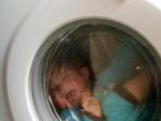 bocah-dalam-mesin-cuci_20170802_100356.jpg