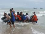evakuasi-korban_20160103_142903.jpg