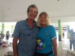 frank-von-dem-bottlenberg-dan-istrinya-usai-menikmati-makan-siang_20181015_145911.jpg