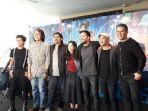 grup-musik-payung-teduh-dan-herry-salim.jpg