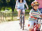ilustrasi-aktivitas-anak-bersepeda.jpg