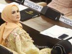 jameela-diingatkan-wakil-ketua-kpk-setelah-posting-3-foto-kacamata-gucci.jpg