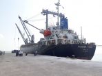 kapal-pioneer-third-bermuatan-20-ribu-ton_20180815_194442.jpg