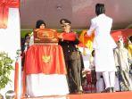 kapolres-belitung-timur-menjadi-inspektur-upacara-penurunan-bendera-merah-putih.jpg