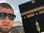 khabib-nurmagomedov-berada-di-depan-kakbah-kompleks-masjidil-haram.jpg