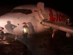 kondisi-pesawat-lio-air-yang-tergelincir-di-bandara-jalaluddin-tantu-gorontalo_20180429_215205.jpg