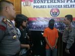 konfrensi-pers-ungkap-kasus-jambret-oleh-tim-panther-polres-basel_20180731_204026.jpg