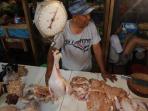 pedagang-daging-ayam_20150701_134315.jpg