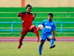 pemain-sepakbola-ps-belitung-timur_20180504_162724.jpg
