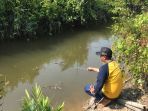 pemancing-tengah-menjajal-spot-di-aliran-sungai_20180915_085721.jpg