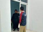 peninjauan-ruang-isolasi-oleh-petugas-jaga-istimewa.jpg
