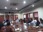 rapat-persiapan-kunker-mendikbud-di-ruang-rapat-romodong-kamis-2232018_20180322_095243.jpg