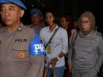ratna-sarumpaet-digelandang-ke-mapolda-metro-jaya_20181005_072727.jpg
