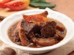 semur-kentang-daging-enak-banget-disantap-bareng-keluarga.jpg