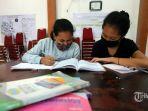 siswa-menggunakan-fasilitas-wifi-gratis2.jpg