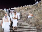 suasana-di-puncak-jabal-rahmah-sabtu-1082019-dini-hari-waktu-arab-saudi.jpg