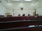 suasana-persidangan-di-ruang-garuda-pn-pangkalpinang_20180502_123846.jpg