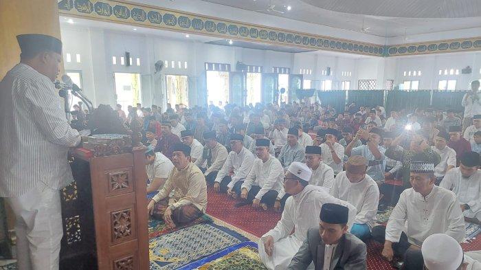 Bupati Erwin Octavian Minta Masyarakat Seluma Jaga Silahturahmi dan Kekompakan saat Lebaran 2024