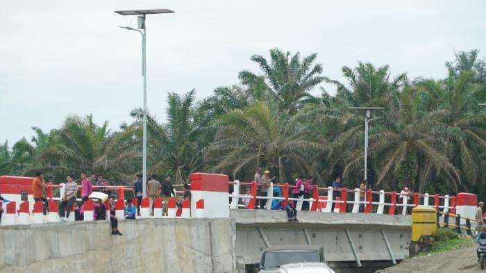 DIRESMIKAN - Jembatan Air Matan di Kabupaten Seluma yang diresmikan Gubernur Bengkulu Helmi Hasan, pada Jumat (6/2/2026).