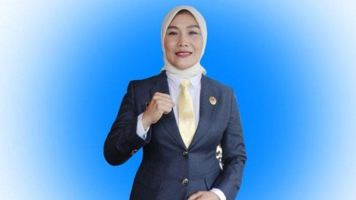 KADIS DIKBUD KEPAHIANG- Kadis Dikbud Kabupaten Kepahiang, Nining Fawelly Pasju. Dia menegaskan komitmen menjalankan arahan pimpinan daerah untuk mewujudkan pendidikan yang berkualitas, merata, dan berkelanjutan.