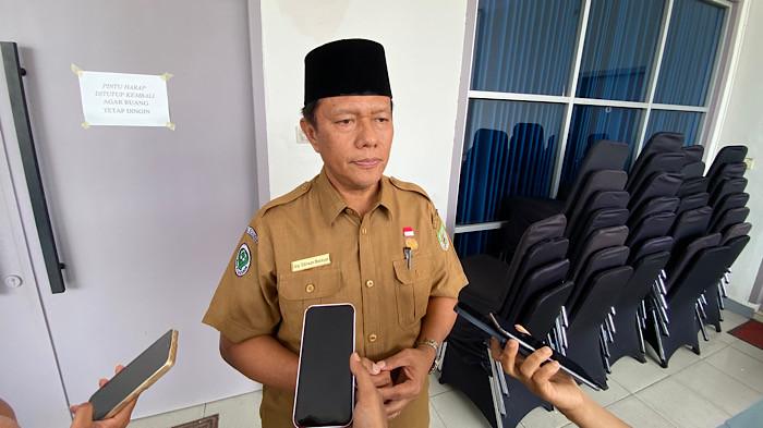 KEPALA DINAS - Pelaksana Tugas (Plt) Kepala Dinas Kesehatan Provinsi Bengkulu, Edriwan Mansyur, saat diwawancarai di Hotel Madelin, Lingkar Barat, Kota Bengkulu, Bengkulu, Senin (10/12/2025). Dinas Kesehatan Provinsi Bengkulu standbykan Dokter 24 Jam di Posko Natal dan Tahun Baru 2026.