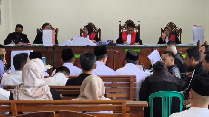 KORUPSI-Kasus korupsi perjalanan dinas (Perjadin) Sekretariat DPRD Provinsi Bengkulu memasuki babak penting setelah Jaksa Penuntut Umum (JPU) Kejaksaan Tinggi (Kejati) Bengkulu membacakan tuntutan terhadap tujuh terdakwa, Selasa (6/1/2026). 