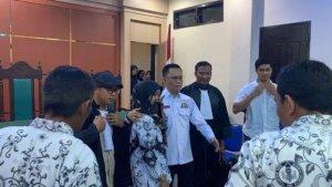 AKHIRNYA-Guru-Supriyani-Vonis-Bebas-Soal-Tudingan-Aniaya-Anak-Polisi-Aipda-Wh-Ketar-Ketir.jpg