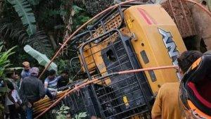 Alat-Berat-Himpit-Mobil-Kijang-Kapsul-di-Mukomuko.jpg