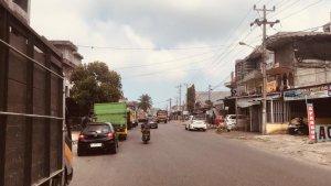 Antrean-Kendaraan-Besar-BS.jpg