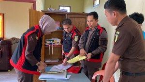 Jaksa-geladah-Kantor-KONI-Kepahiang-11-Dokumen-disita.jpg