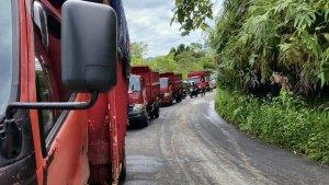 Jalan-lintas-curup-lebong-macet.jpg