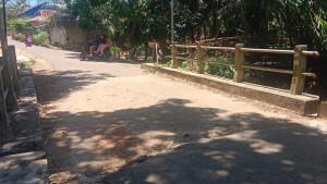 Jembatan-Dusun-Serindingan-Seluma-nyaris-amblas.jpg