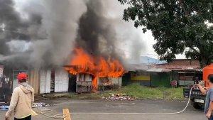 Kebakaran-di-Pasar-Kepahiang-Kepahiang-Bengkulu-pada-Senin-1312025-pagi.jpg
