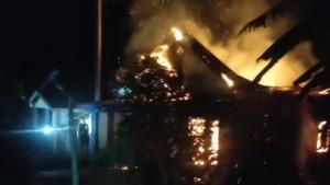 Kebakaran-rumah-20-sep-malam.jpg
