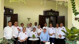 Ketua-Umum-DPP-Projo-Budi-Arie-Setiadi-bersama-pengurus-terasnya-menemui-Jokowi.jpg