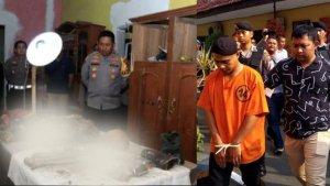 Kolase-Penemuan-Kerangka-Manusia-di-Blitar-Kiri-dan-Tersngka-SH-saat-Diamankan-Kananklyuoii.jpg