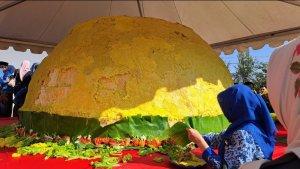 Nasi-jambar-raksasa-di-HUT-ke-304-Kota-Bengkulu.jpg