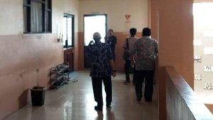 Nasib-Siswi-SMA-Sampang-yang-Melahirkan-di-Kelas-Saat-Ujian.jpg