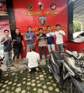 Pelaku-pencurian-kalung-emas-di-BS.jpg