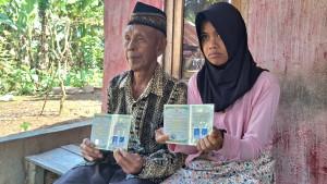 Pernikahan-Beda-Usia-46-Tahun-di-Padang-Tambak-Mempelai-Pria-Sudah-Punya-Tiga-Anak.jpg
