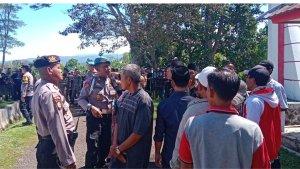 Ratusan-warga-Desa-Dusun-Baru-Seluma.jpg