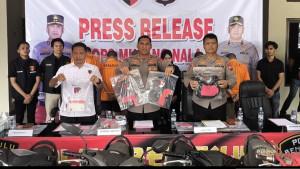 Rilis-musang-polda-14102025.jpg