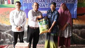 SERAHKAN-BANTUAN-kemenkum-bengkulu-1234142.jpg